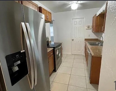 21499 Glendale Avenue - Photo Thumbnail 2