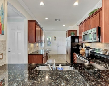 19191 Lappacio Street - Photo Thumbnail 9