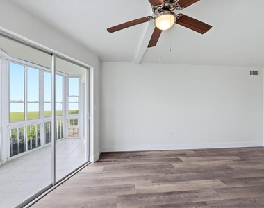 769 John Ringling Boulevard - Photo Thumbnail 6