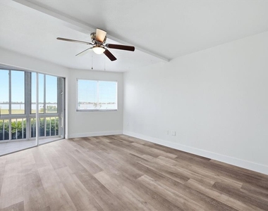 769 John Ringling Boulevard - Photo Thumbnail 15