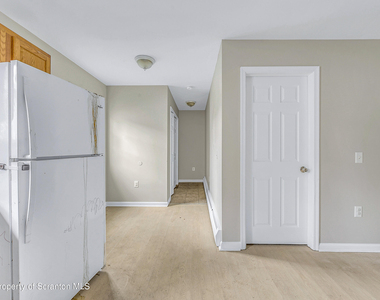 108 E Market Street - Photo Thumbnail 7