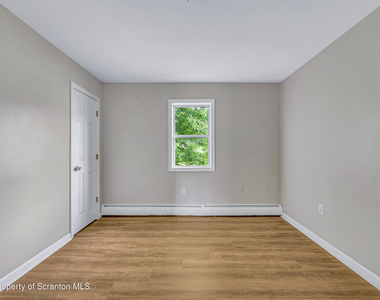 108 E Market Street - Photo Thumbnail 9