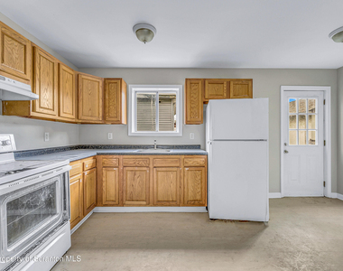 108 E Market Street - Photo Thumbnail 8