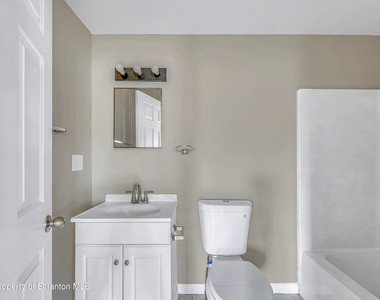114 E Market Street - Photo Thumbnail 9