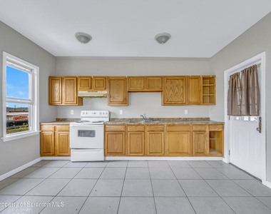 114 E Market Street - Photo Thumbnail 5