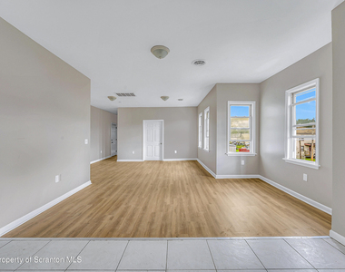 114 E Market Street - Photo Thumbnail 4