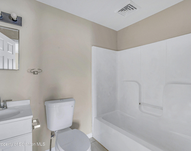 114 E Market Street - Photo Thumbnail 10