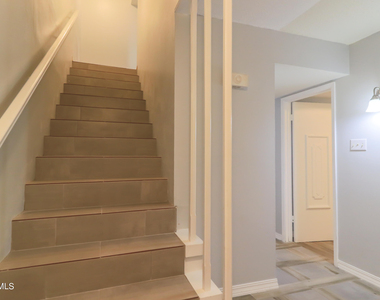 4800 N Stanton Street - Photo Thumbnail 8