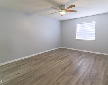 4800 N Stanton Street - Photo Thumbnail 13