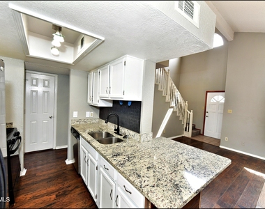 11051 Rockdale - Photo Thumbnail 14