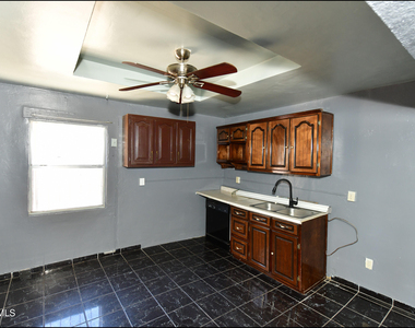 4425 La Luz Avenue - Photo Thumbnail 14