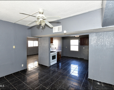 4425 La Luz Avenue - Photo Thumbnail 12