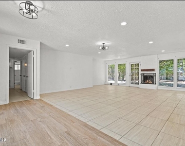 5233 White Oak Drive - Photo Thumbnail 17