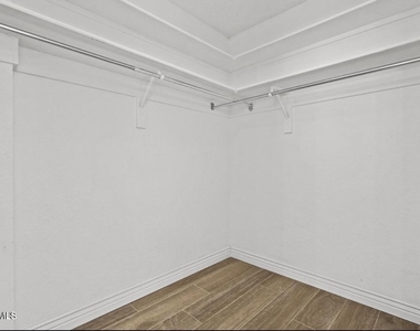 5233 White Oak Drive - Photo Thumbnail 34