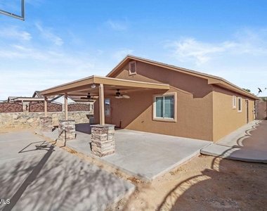 804 Desert Cactus Drive - Photo Thumbnail 19