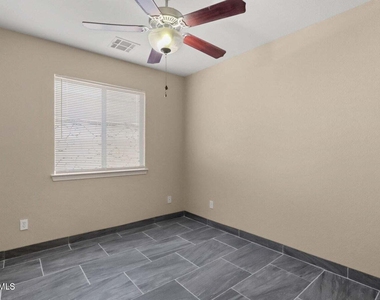 804 Desert Cactus Drive - Photo Thumbnail 12