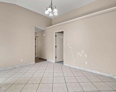 804 Desert Cactus Drive - Photo Thumbnail 4