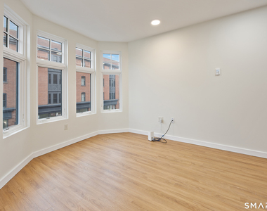 1355 Main Street - Photo Thumbnail 10