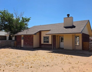 1529 Plaza Verde Drive - Photo Thumbnail 13
