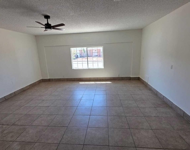 1529 Plaza Verde Drive - Photo Thumbnail 7
