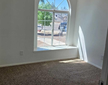 1529 Plaza Verde Drive - Photo Thumbnail 10