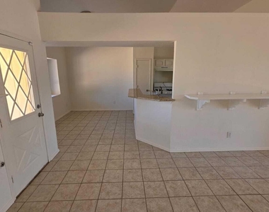 1529 Plaza Verde Drive - Photo Thumbnail 2