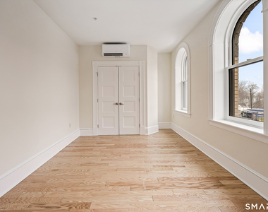 1355 Main Street - Photo Thumbnail 3