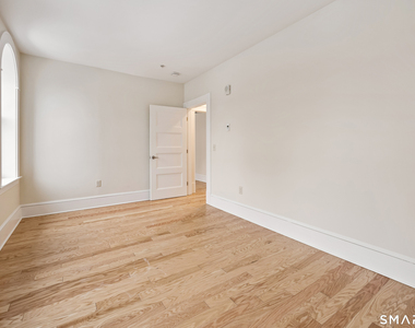 1355 Main Street - Photo Thumbnail 4