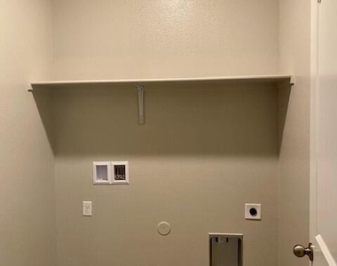 12836 Carefree Avenue - Photo Thumbnail 7