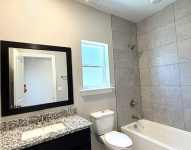 12836 Carefree Avenue - Photo Thumbnail 10