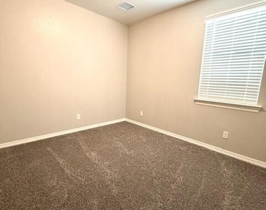 12836 Carefree Avenue - Photo Thumbnail 21