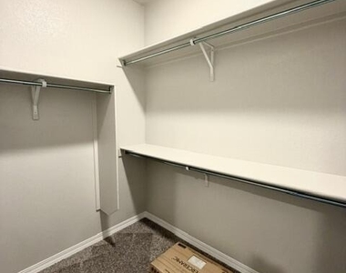 12836 Carefree Avenue - Photo Thumbnail 20
