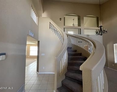 12500 Setting Sun Drive - Photo Thumbnail 4