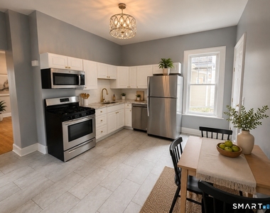 212 Norman Street - Photo Thumbnail 9