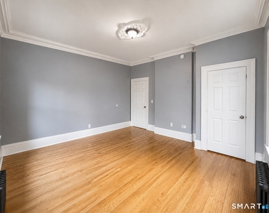 212 Norman Street - Photo Thumbnail 2