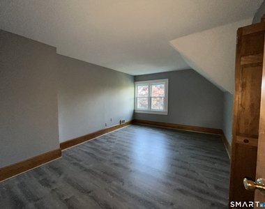 553 Townsend Avenue - Photo Thumbnail 9