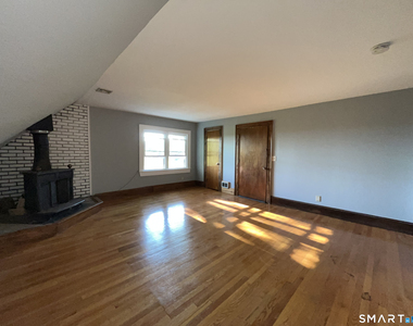 553 Townsend Avenue - Photo Thumbnail 12