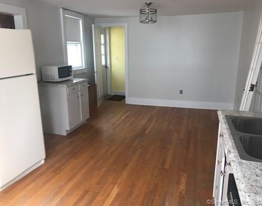 19 Greenfield Avenue - Photo Thumbnail 7