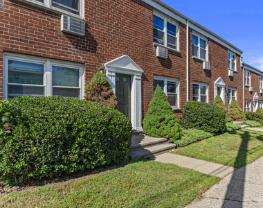 28 Hamilton Court - Photo Thumbnail 3