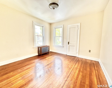 60 Westfield Avenue - Photo Thumbnail 5