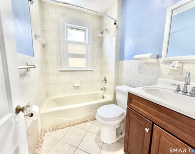 60 Westfield Avenue - Photo Thumbnail 6