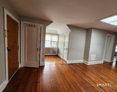 130 Bradley Avenue - Photo Thumbnail 9