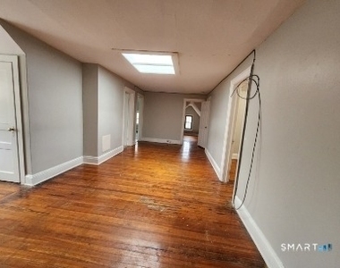 130 Bradley Avenue - Photo Thumbnail 2
