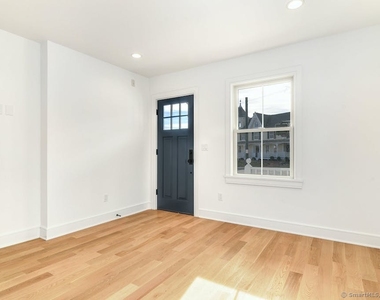 54 Main Street - Photo Thumbnail 4