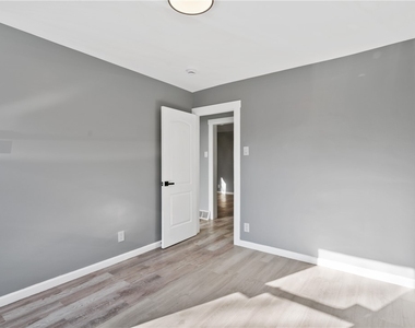 1508 Rockland Ave - Photo Thumbnail 11