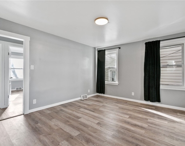 1508 Rockland Ave - Photo Thumbnail 6