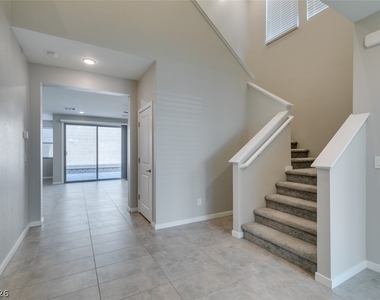 520 Founders Creek Avenue - Photo Thumbnail 3