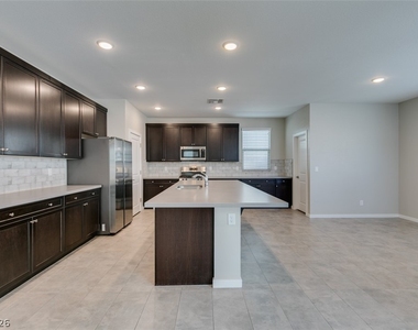 520 Founders Creek Avenue - Photo Thumbnail 22