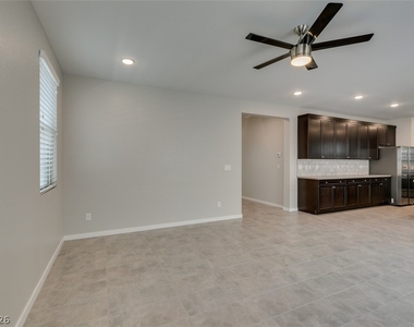 520 Founders Creek Avenue - Photo Thumbnail 12