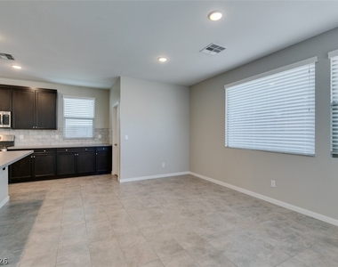 520 Founders Creek Avenue - Photo Thumbnail 13